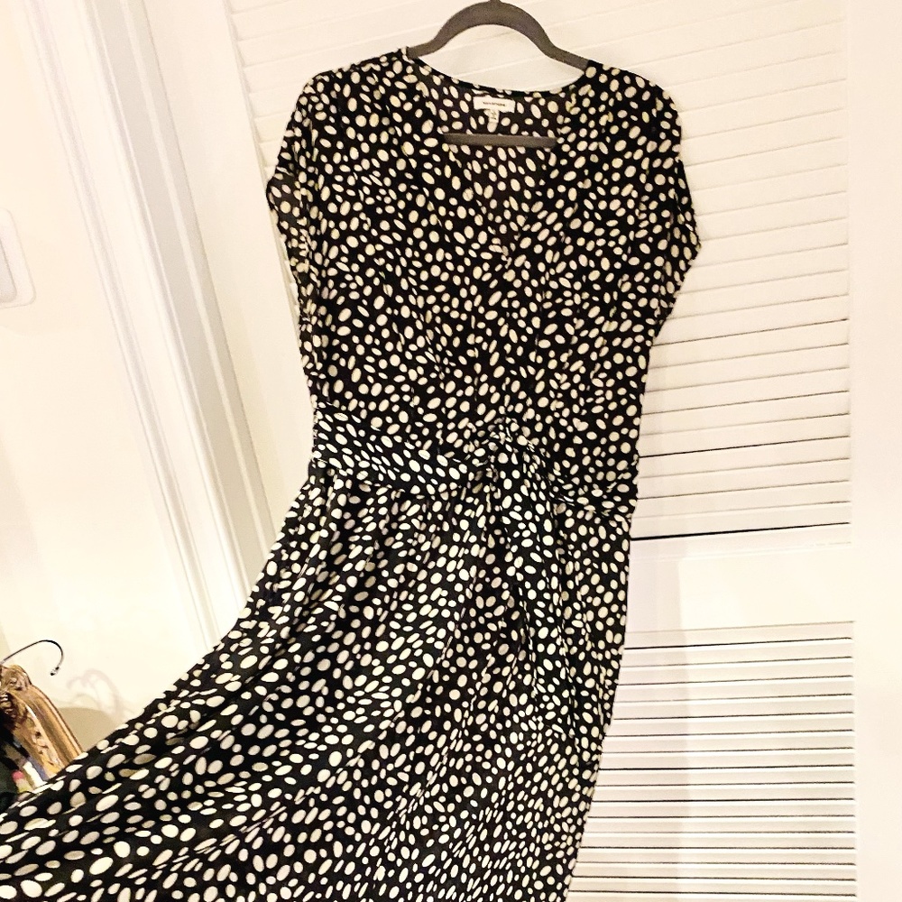 Short lightweight polkadot dress